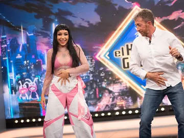 ¡Hasta abajo! El perreo de María Becerra y Pablo Motos con el ‘challenge’ de ‘Automático’: “Suena metálico” ¡Hasta abajo! El perreo de María Becerra y Pablo Motos con el ‘challenge’ de ‘Automático’: “Suena metálico”