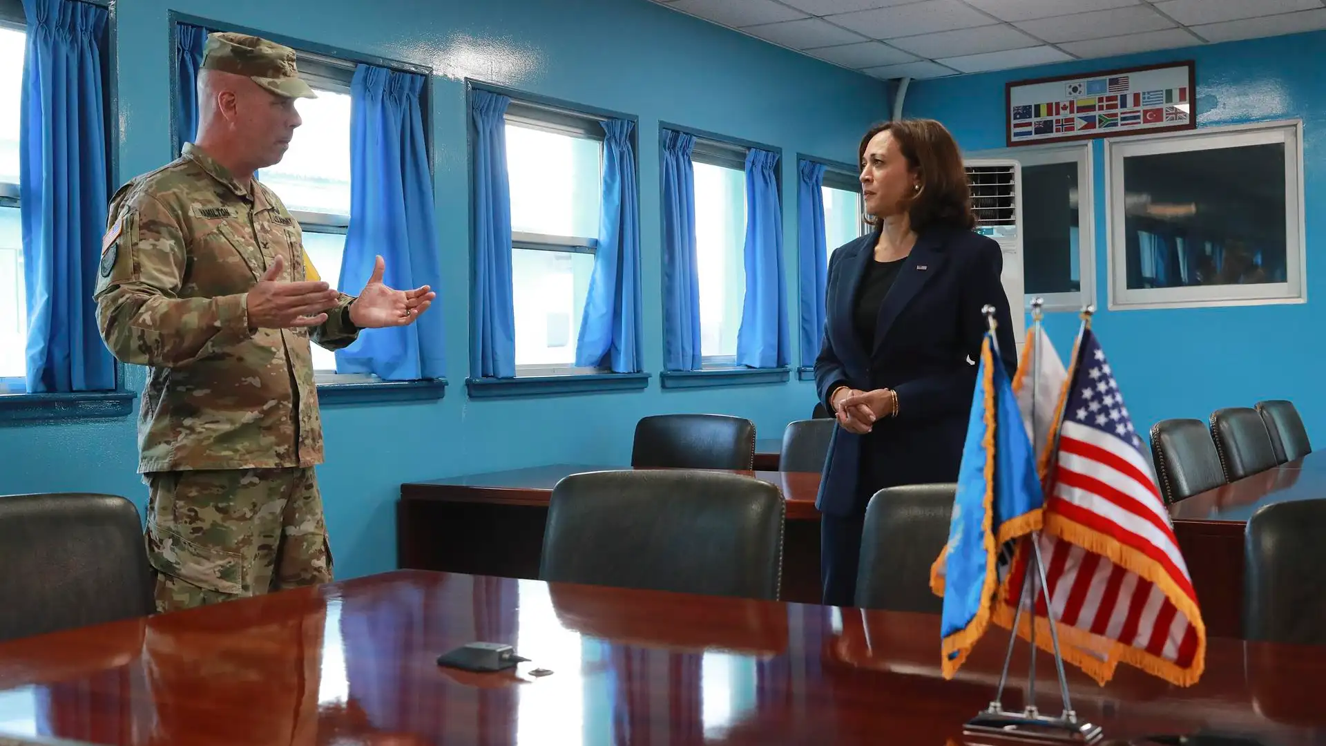 Kamala Harris en la frontera entre las dos Coreas Kamala Harris en la frontera entre las dos Coreas