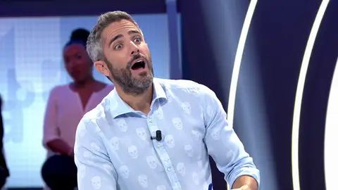 El extraño regalo de Dani Mateo para Roberto Leal: “No se suele estirar” El extraño regalo de Dani Mateo para Roberto Leal: “No se suele estirar”