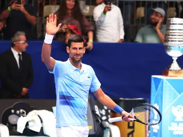 Djokovic celebra su victoria ante Andújar en Tel Aviv