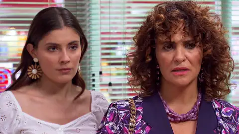 Nieves evita la confesión de Andrea parando el interrogatorio de Carballo: “Ya ha terminado” Nieves evita la confesión de Andrea parando el interrogatorio de Carballo: “Ya ha terminado”