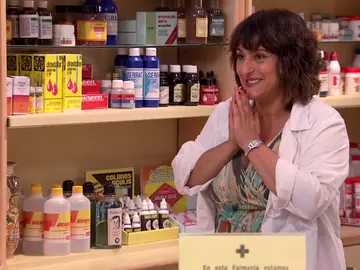 Rocío descubre cómo atraer clientes a la farmacia: “Tú eres la solución a nuestros problemas, Hugo” Rocío descubre cómo atraer clientes a la farmacia: “Tú eres la solución a nuestros problemas, Hugo”