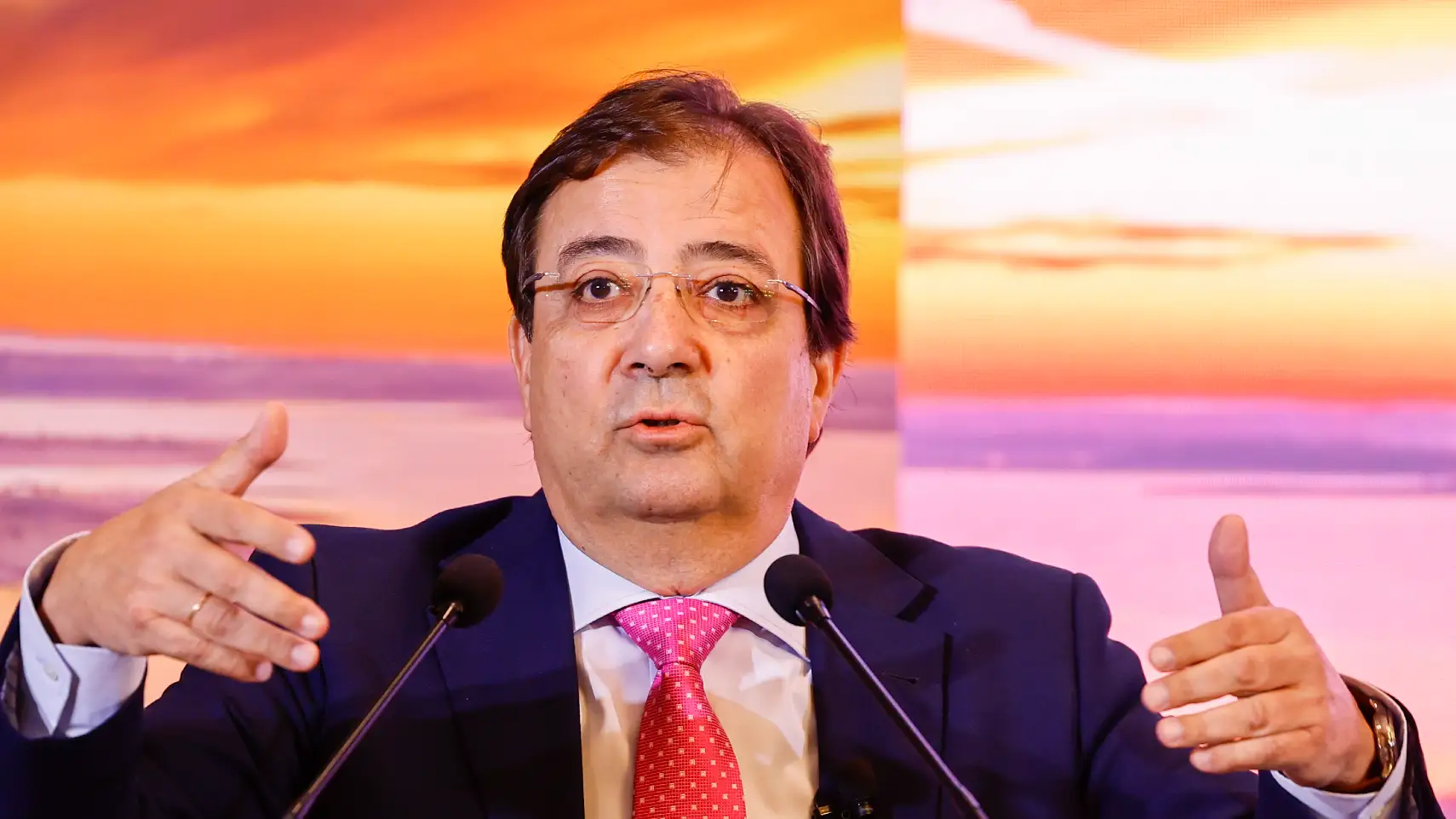 Guillermo Fernández Vara Guillermo Fernández Vara