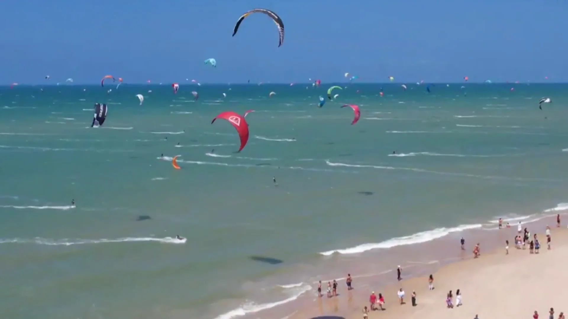 Nuevo R&eacute;cord Guinness de kitesurf en la playa de Cumbuco