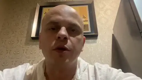 Huye de Rusia para no ir al frente Huye de Rusia para no ir al frente