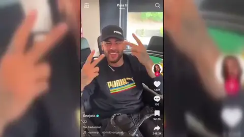 Neymar baila para pedir el voto por Bolsonaro Neymar baila para pedir el voto por Bolsonaro
