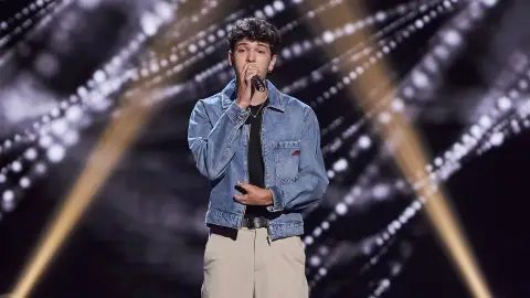 La enorme evolución de Javier Crespo al regresar a ‘La Voz’ cantando ‘Manos de tijera’  La enorme evolución de Javier Crespo al regresar a ‘La Voz’ cantando ‘Manos de tijera’