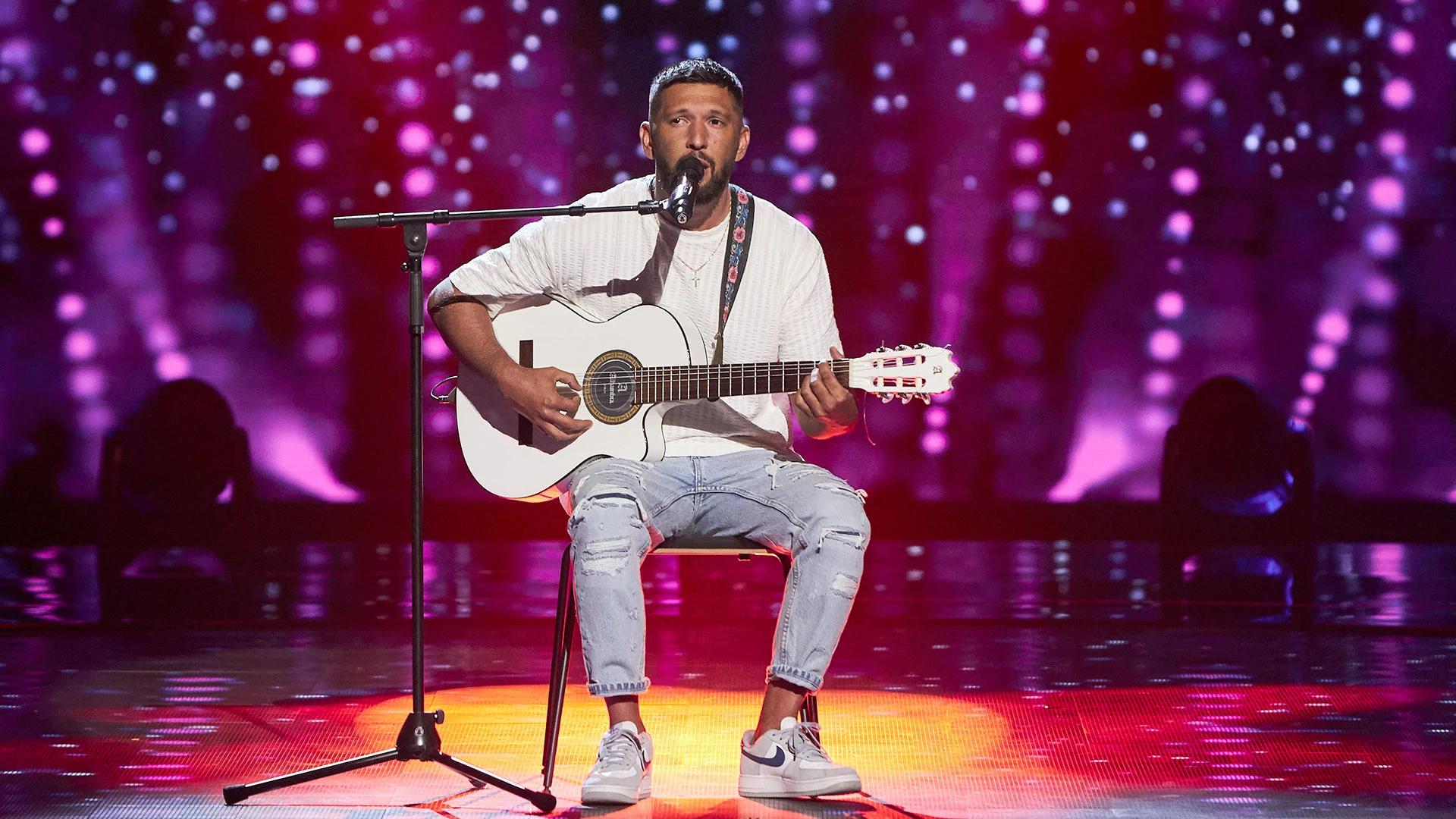 Jonatan Santiago enamora versionando el ‘Hymne à l’amour’ de Édith Piaf en ‘La Voz’ 