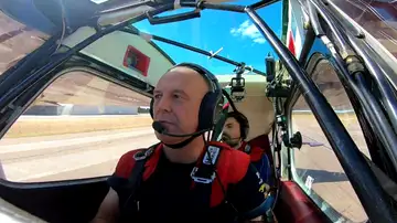 Cástor Fantoba surca los cielos y pone a prueba a un compañero de Antena 3 Deportes Cástor Fantoba surca los cielos y pone a prueba a un compañero de Antena 3 Deportes