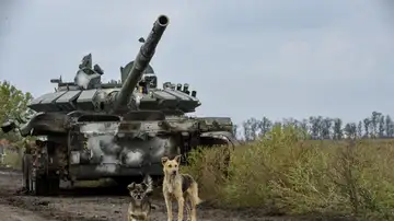 Un tanque ruso capturado por tropas ucranianas