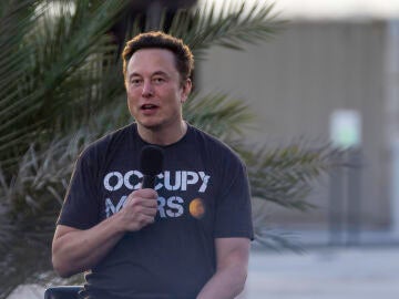 Elon Musck en Coca Chica Beach, Texas