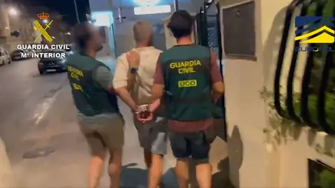 El momento de la detención del delincuente El momento de la detención del delincuente