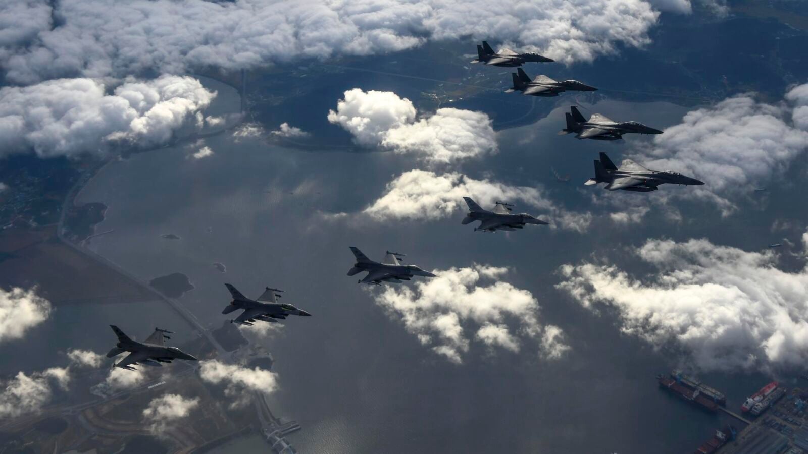 Corea del Sur moviliza aviones de guerra tras nuevas provocaciones de sus vecinos norcoreanos
