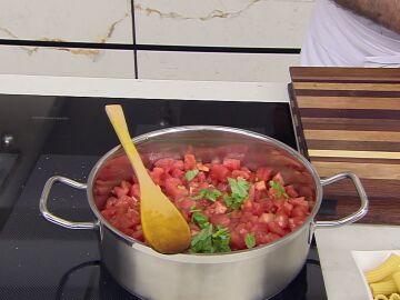 Karlos Argui&ntilde;ano: La clave para hacer "una extraordinaria salsa de tomate", natural y casera