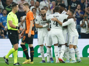 Los jugadores del Real Madrid celebran un gol ante el Shakhtar Donetsk