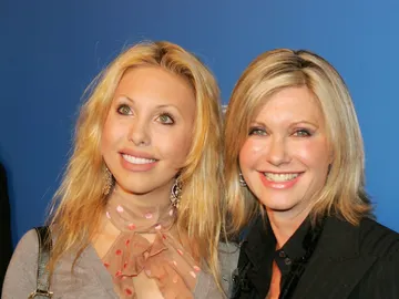 Chloe Lattanzi y Olivia Newton-John Chloe Lattanzi y Olivia Newton-John