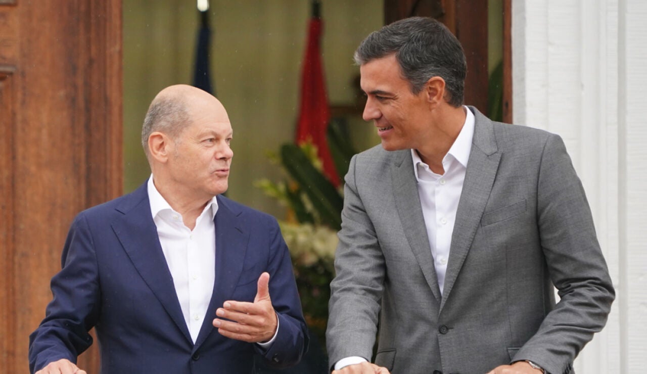 El canciller alemán Olaf Scholz y el presidente del Gobierno español Pedro Sánchez