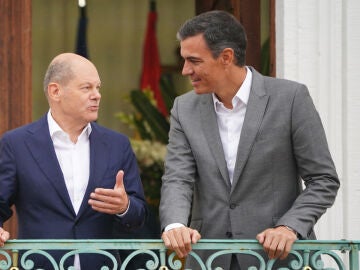 El canciller alemán Olaf Scholz y el presidente del Gobierno español Pedro Sánchez