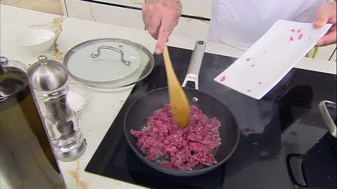 Saltea la carne Saltea la carne
