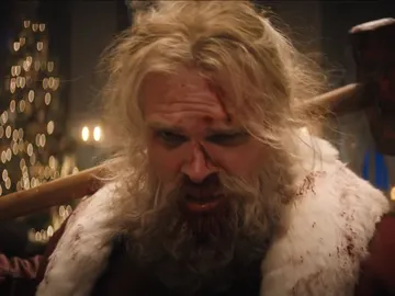 David Harbour como Papá Noel en 'Noche de paz' David Harbour como Papá Noel en 'Noche de paz'