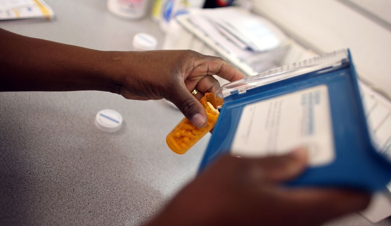 India investiga cuatro medicamentos para la tos que podrían estar relacionados con la muerte de niños en Gambia 