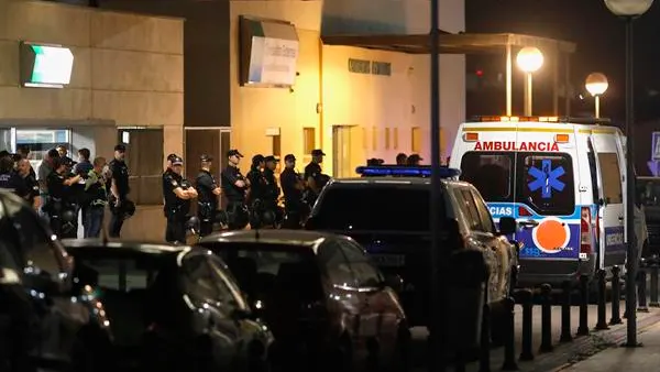 Agentes de la Policía Nacional Agentes de la Policía Nacional