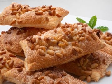 Argui&ntilde;ano lo borda con la receta del fin de semana: hojaldres con pi&ntilde;ones