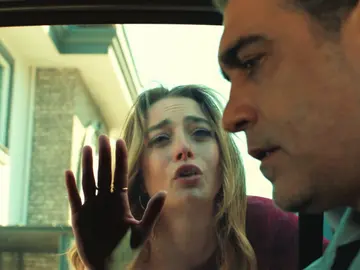 Avance de Infiel: ¡Derin, al límite al ver que Volkan ha sido detenido por haber robado dinero a su familia! Avance de Infiel: ¡Derin, al límite al ver que Volkan ha sido detenido por haber robado dinero a su familia!