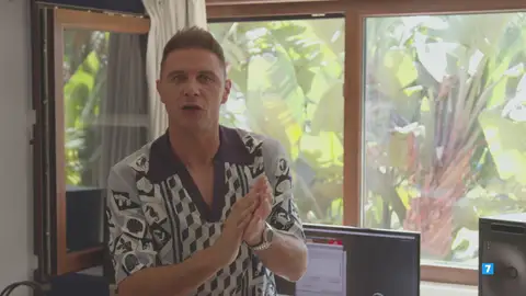 El chiste por bulerías de Joaquín acompañado por Antonio Carmona a la guitarra El chiste por bulerías de Joaquín acompañado por Antonio Carmona a la guitarra