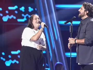 Antonio Orozco impresiona al cantar ‘Mi héroe’ al lado de Esperanza Bonelo tras su vídeo viral Antonio Orozco impresiona al cantar ‘Mi héroe’ al lado de Esperanza Bonelo tras su vídeo viral