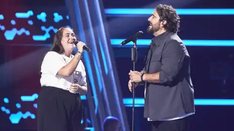 Antonio Orozco impresiona al cantar ‘Mi héroe’ al lado de Esperanza Bonelo tras su vídeo viral Antonio Orozco impresiona al cantar ‘Mi héroe’ al lado de Esperanza Bonelo tras su vídeo viral