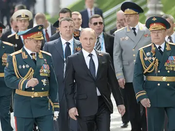 Putin y las fuerzas Rusas Putin y las fuerzas Rusas