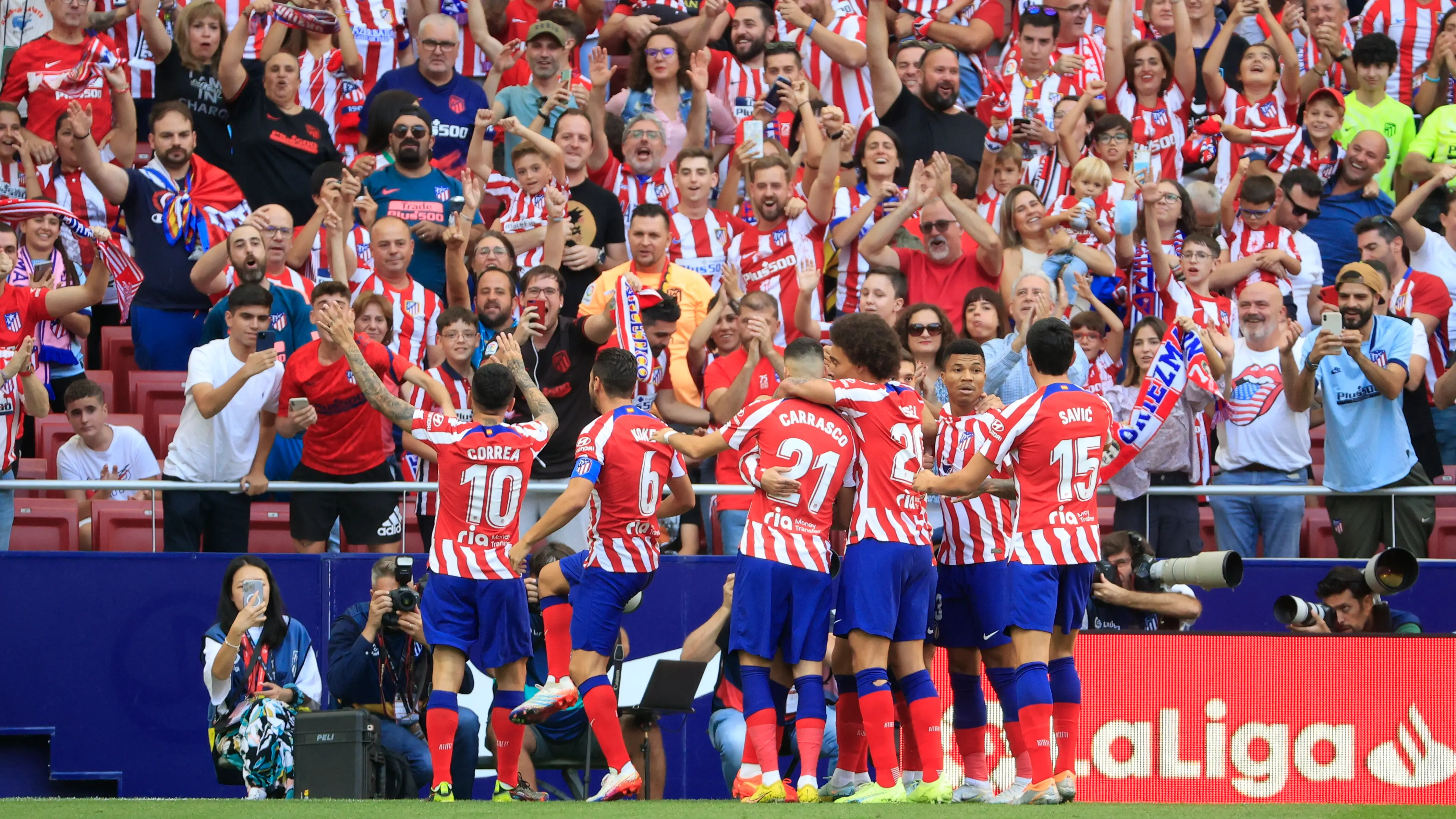 Un gol tempranero de Correa mete en puestos Champions al Atleti 