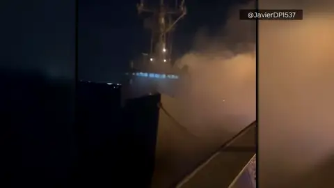 Extinguido el incendio en la fragata Santa María en la base naval de Rota, Cádiz Extinguido el incendio en la fragata Santa María en la base naval de Rota, Cádiz