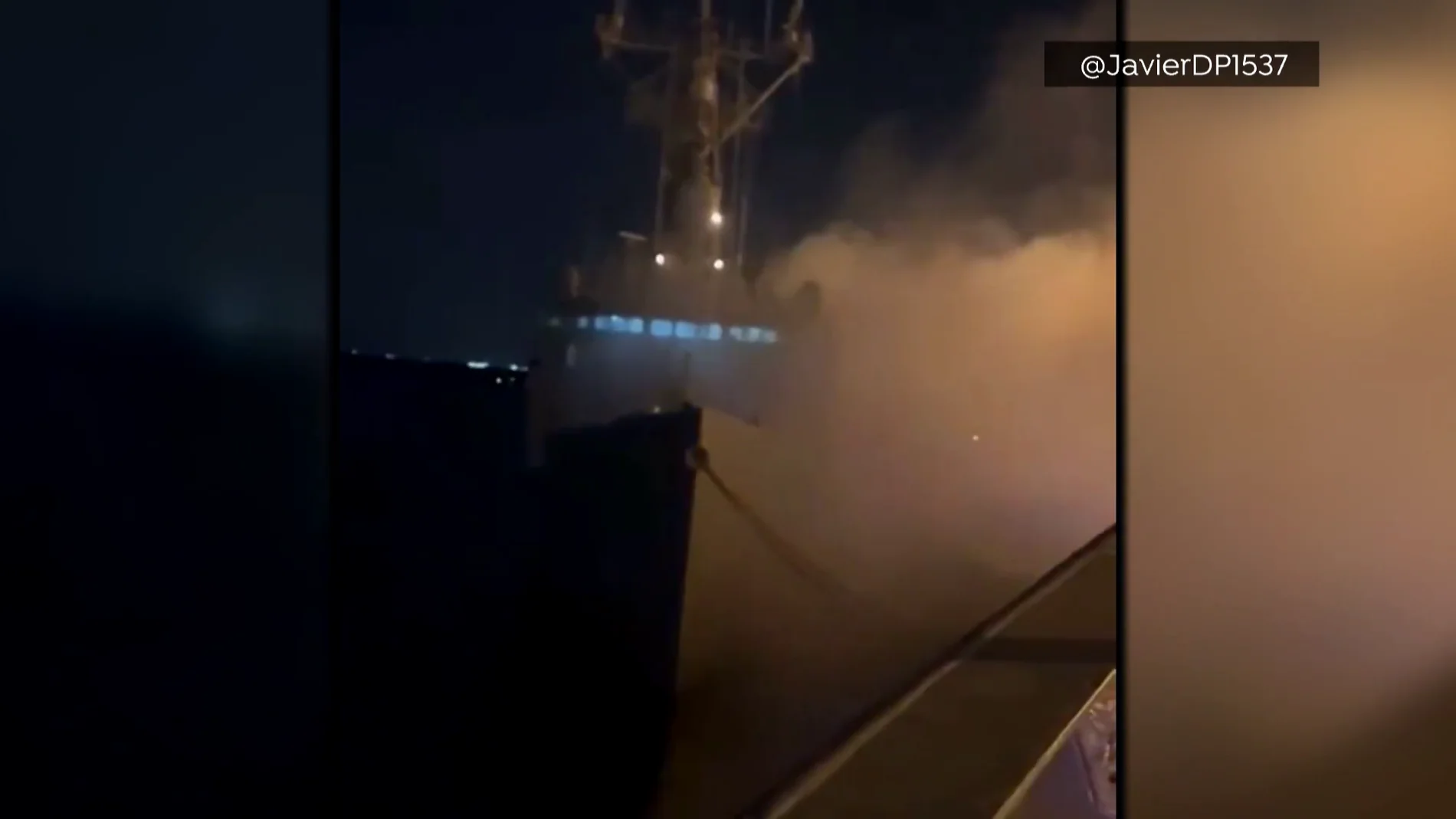 Extinguido el incendio en la fragata Santa María en la base naval de Rota, Cádiz