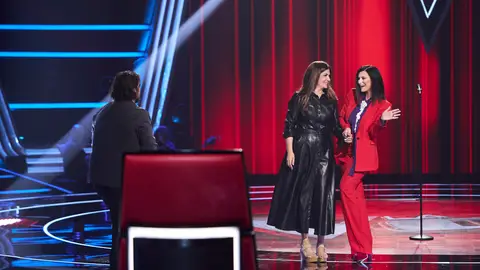 “¡Es mía!”: Laura Pausini intenta echar a Antonio Orozco del escenario tras darse la vuelta por Eva Marco en el último segundo “¡Es mía!”: Laura Pausini intenta echar a Antonio Orozco del escenario tras darse la vuelta por Eva Marco en el último segundo