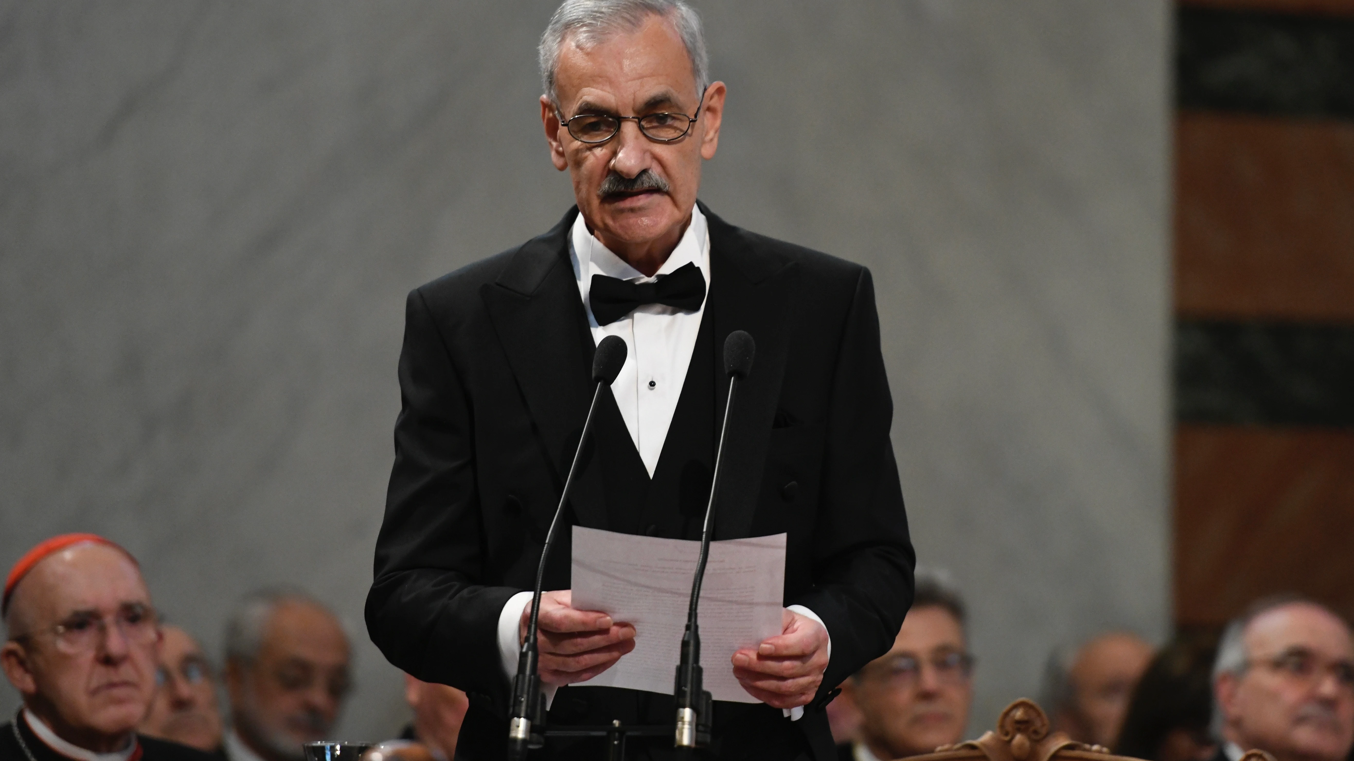 Berm&uacute;dez de Castro ingresa en la Real Academia Espa&ntilde;ola 