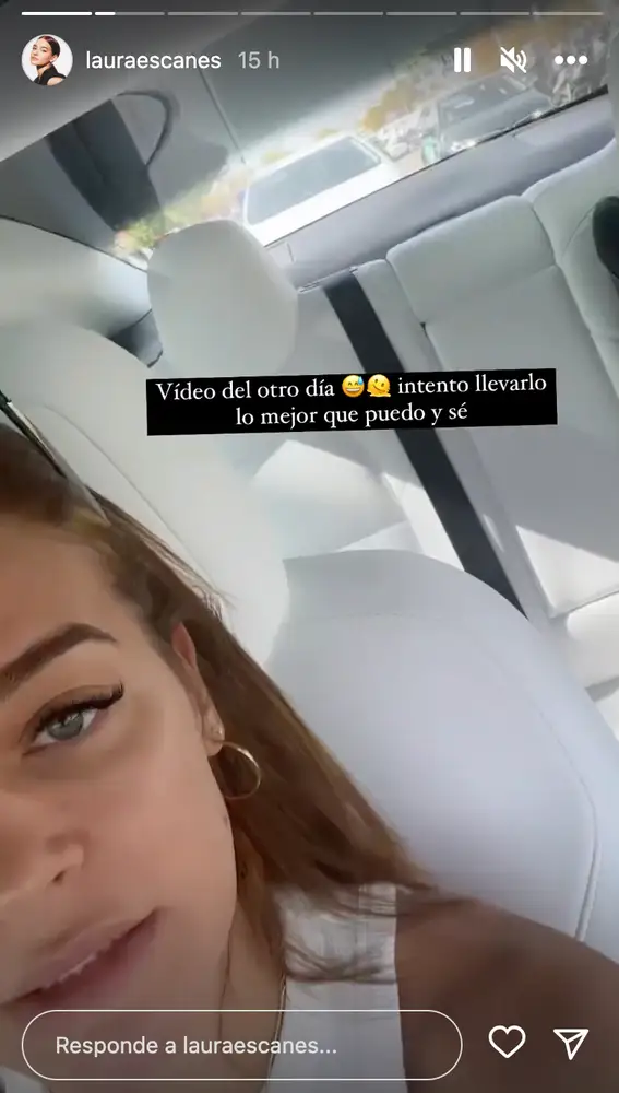 Laura Escanes muestra como un coche le sigue