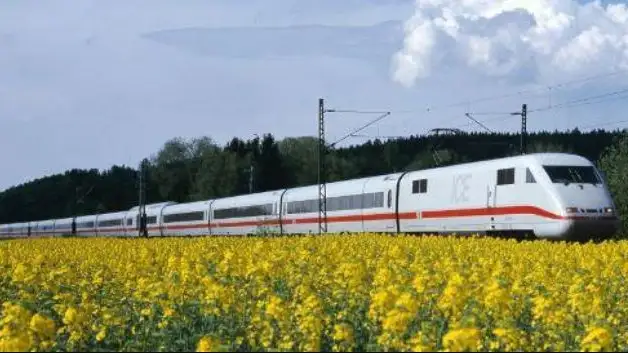 Tren circulando por Alemania Tren circulando por Alemania