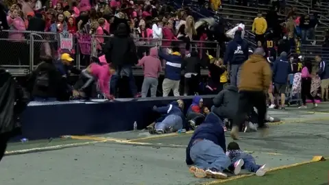 Un tiroteo causa el pánico en un partido de fútbol americano colegial en Toledo, Ohio Un tiroteo causa el pánico en un partido de fútbol americano colegial en Toledo, Ohio