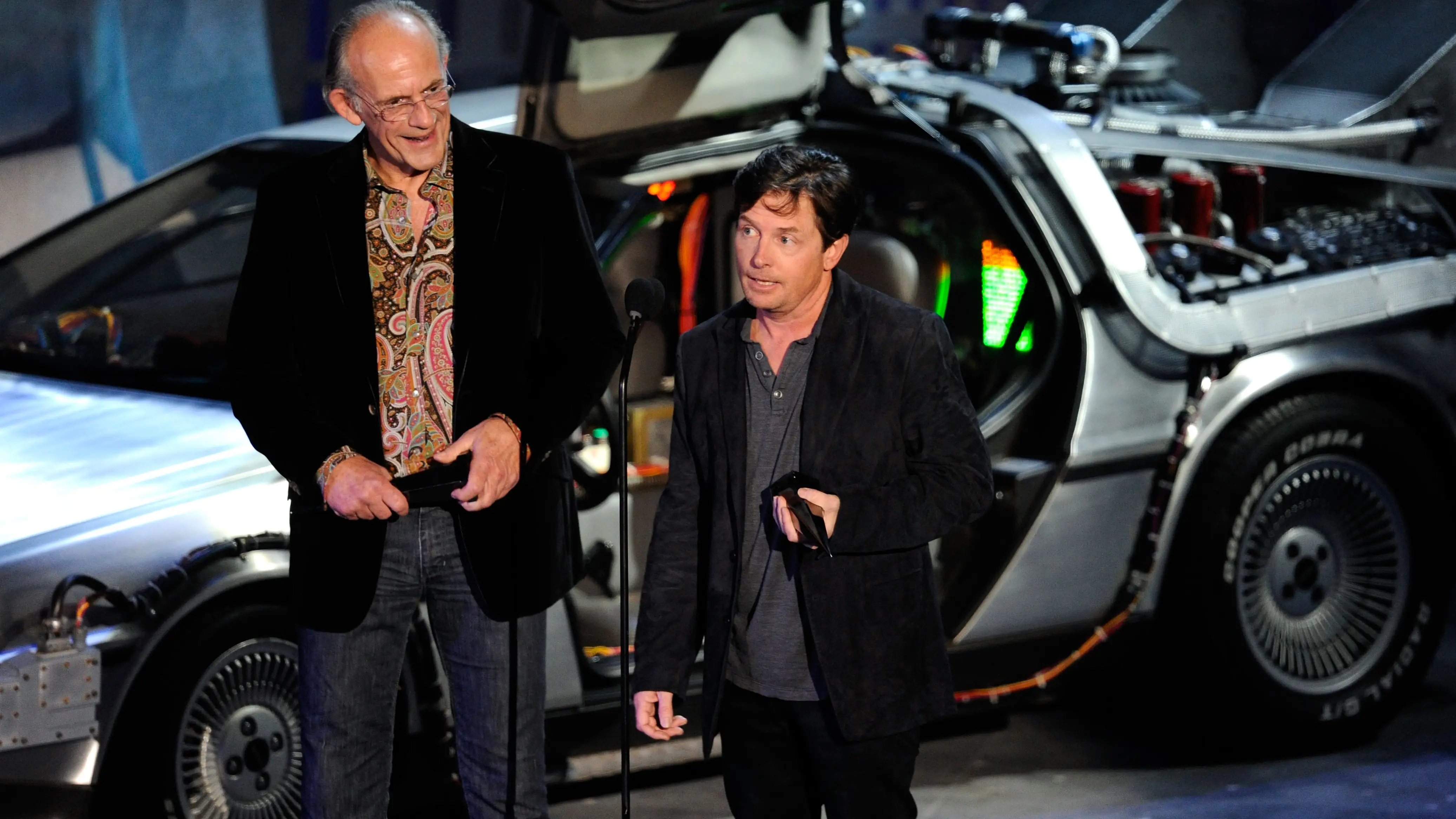 Michael J. Fox y Christopher Lloyd de 'Regreso al futuro' en una foto de archivo Michael J. Fox y Christopher Lloyd de 'Regreso al futuro' en una foto de archivo
