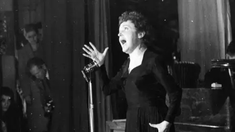 Efemérides del 11 de octubre de 2022: Edith Piaf Efemérides del 11 de octubre de 2022: Edith Piaf