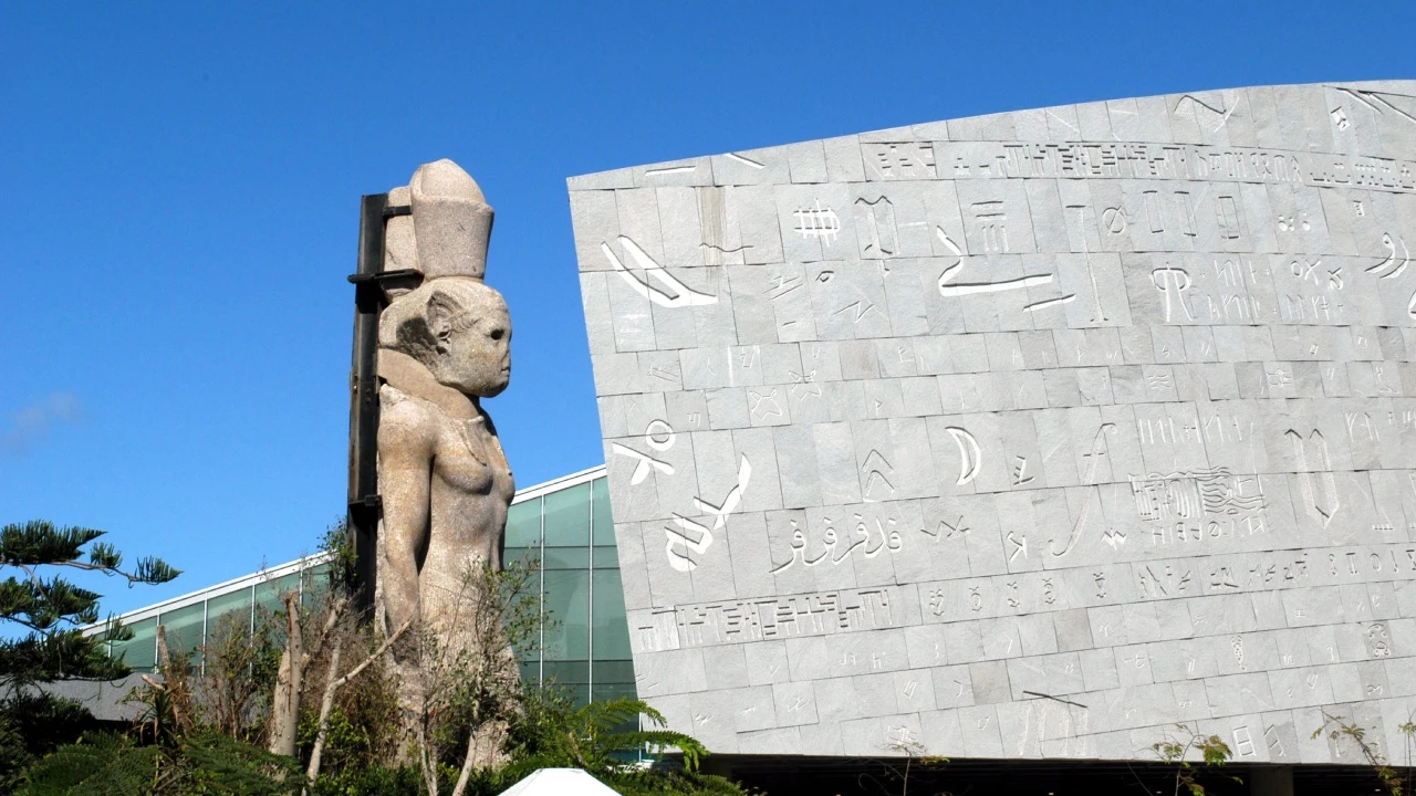 Efem&eacute;rides del 16 de octubre de 2022: Bibliotheca Alexandrina