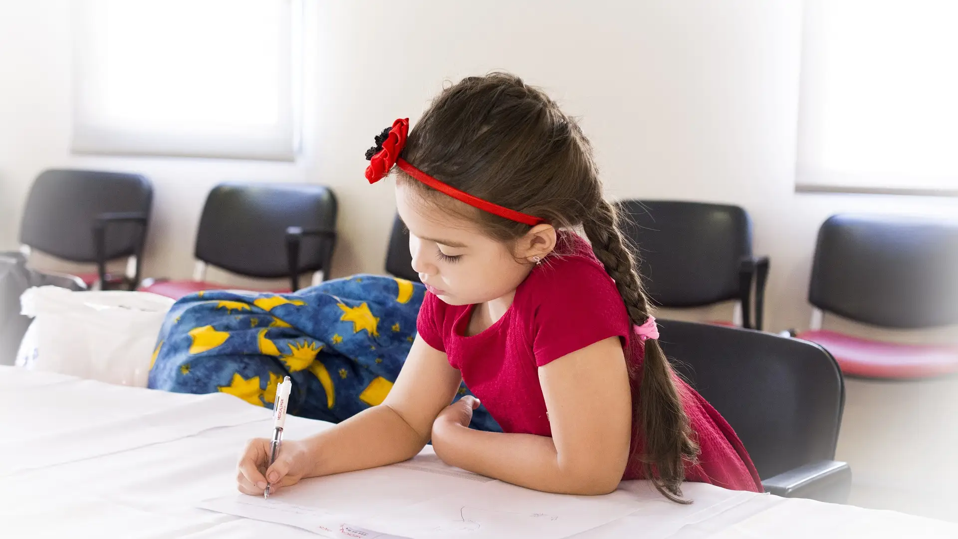 Una niña en el colegio Una niña en el colegio