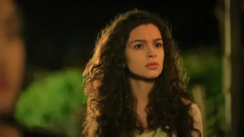 Hilmi amenaza a los Eren con destrozarles la casa si no se van: “Quiero que os marchéis de mi propiedad" Hilmi amenaza a los Eren con destrozarles la casa si no se van: “Quiero que os marchéis de mi propiedad"