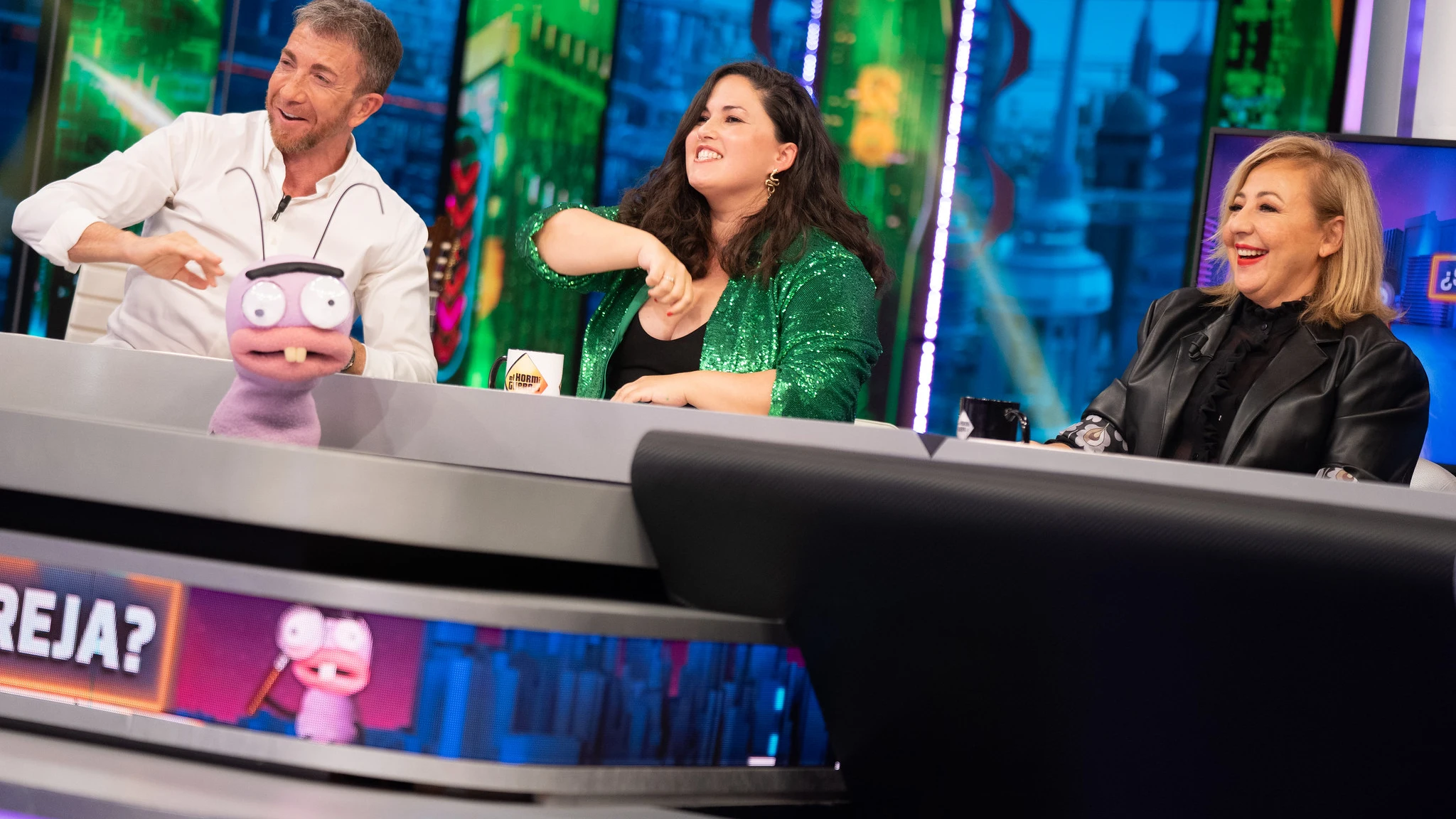 ¿Son pareja realmente? Carmen Machi y Laura Galán, detectives por un día en 'El Hormiguero' ¿Son pareja realmente? Carmen Machi y Laura Galán, detectives por un día en 'El Hormiguero'