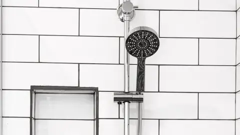 Imagen de archivo de una ducha Imagen de archivo de una ducha