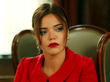 En el próximo capítulo de 'Tierra Amarga': Züleyha publica una carta en el periódico dirigida a Demir, ¿qué dirá? En el próximo capítulo de 'Tierra Amarga': Züleyha publica una carta en el periódico dirigida a Demir, ¿qué dirá?