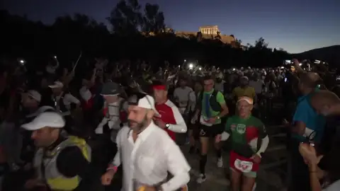 Así arrancaba la Spartathlon en Atenas Así arrancaba la Spartathlon en Atenas
