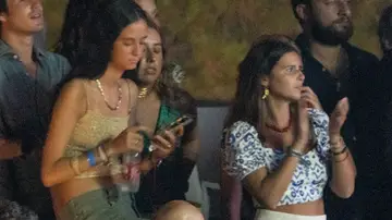 Tana Rivera y Victoria Federica en un concierto en Marbella